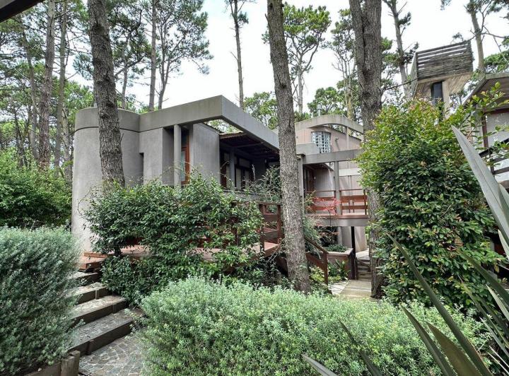 Casa · 100m² · 5 Ambientes · 2 Cocheras