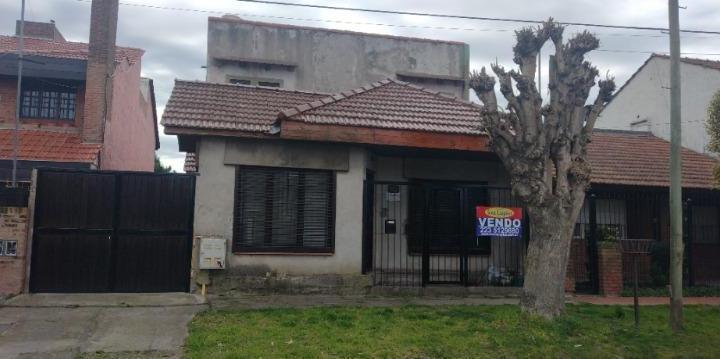 Casa · 162m² · 4 Ambientes · 1 Cochera