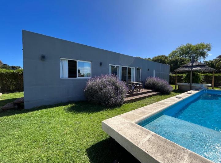 Casa · 1000m² · 1 Dormitorio · 6 Cocheras