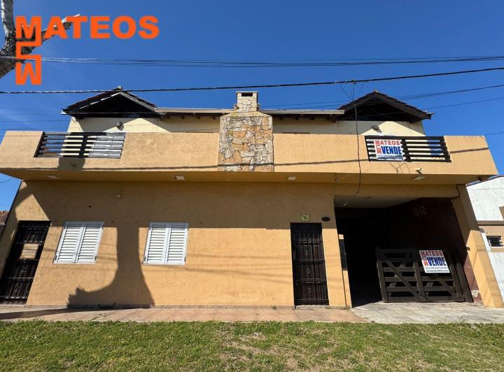 Casa · 55m² · 5 Ambientes · 1 Cochera