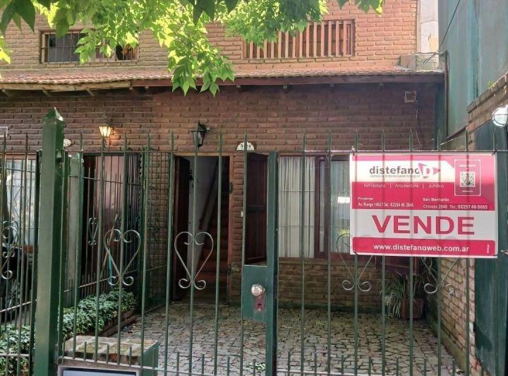 Casa · 95m² · 3 Ambientes · 1 Cochera