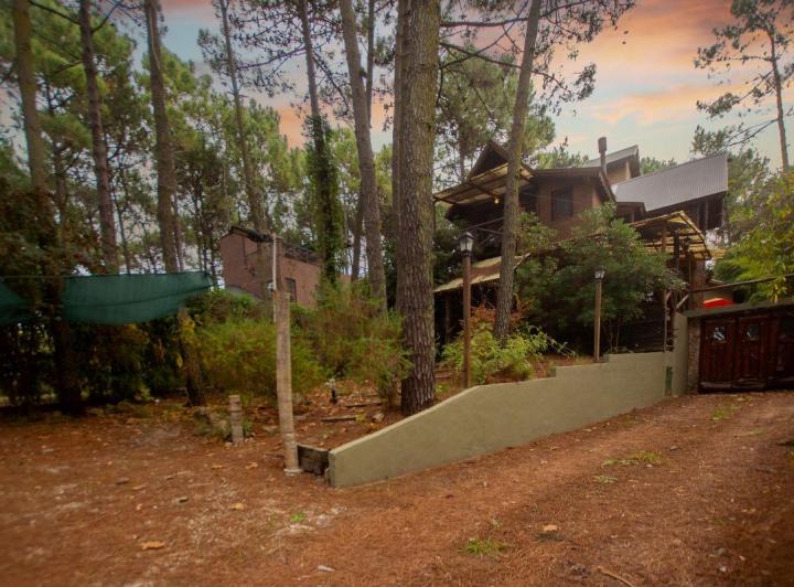 Casa · 281m² · 7 Ambientes · 1 Cochera
