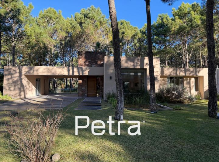 Casa · 165m² · 5 Ambientes · 2 Cocheras