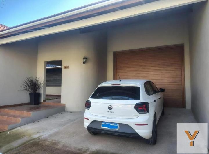 Casa · 450m² · 9 Ambientes · 1 Cochera