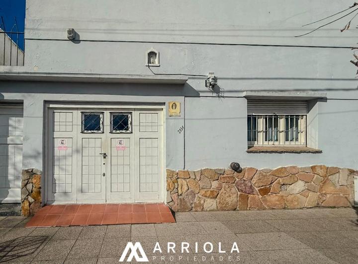 Casa · 140m² · 4 Ambientes · 1 Cochera