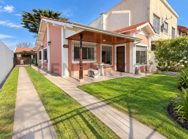 Casa · 167m² · 4 Ambientes · 1 Cochera