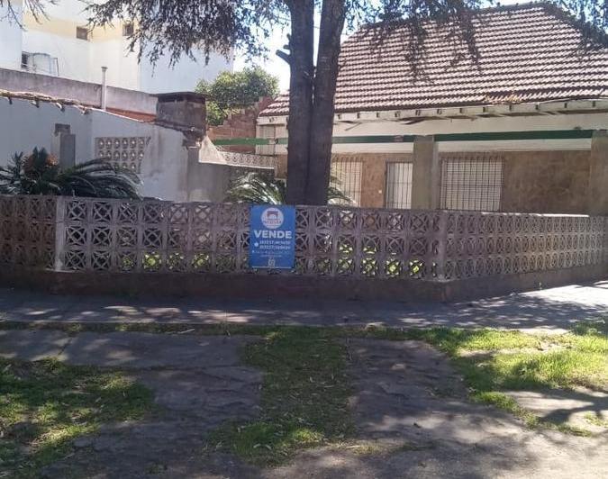 Casa · 90m² · 5 Ambientes · 1 Cochera