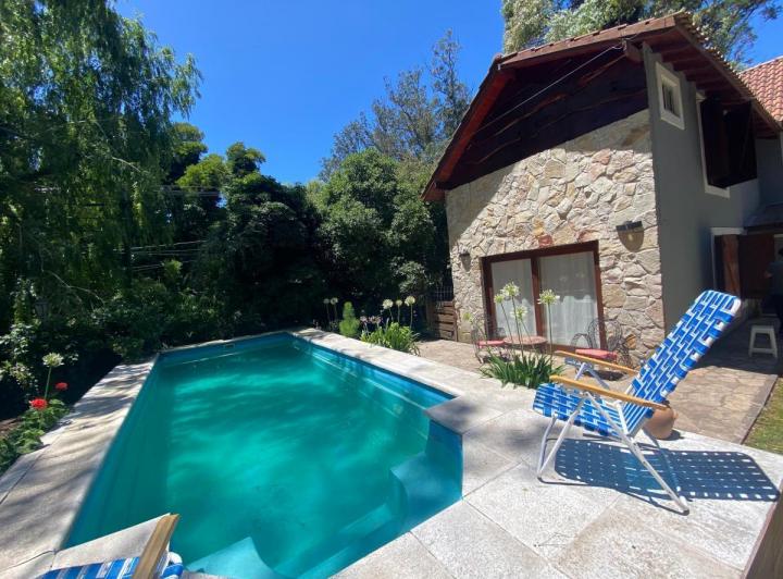 Casa · 220m² · 3 Ambientes · 3 Cocheras