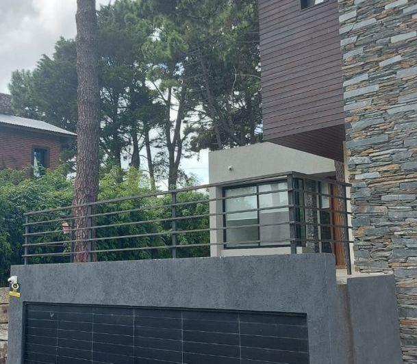 Casa · 192m² · 5 Ambientes · 2 Cocheras