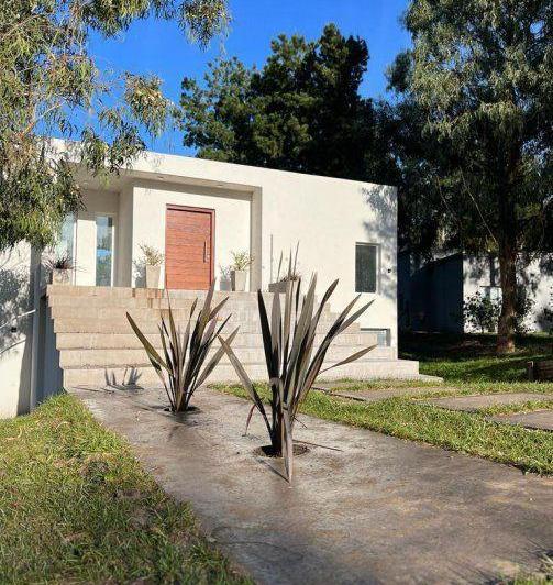 Casa · 223m² · 5 Ambientes · 1 Cochera