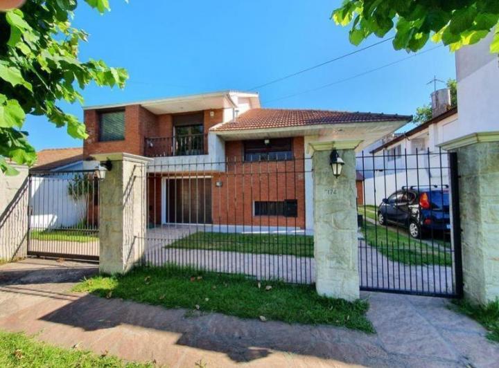 Casa · 510ha · 5 Ambientes · 2 Cocheras