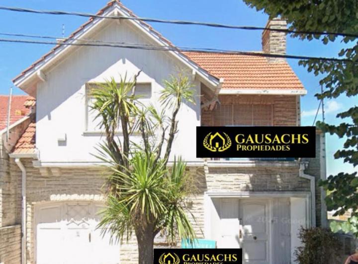 Casa · 262m² · 6 Ambientes · 1 Cochera