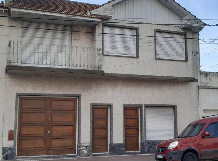 Casa · 200m² · 5 Ambientes · 1 Cochera
