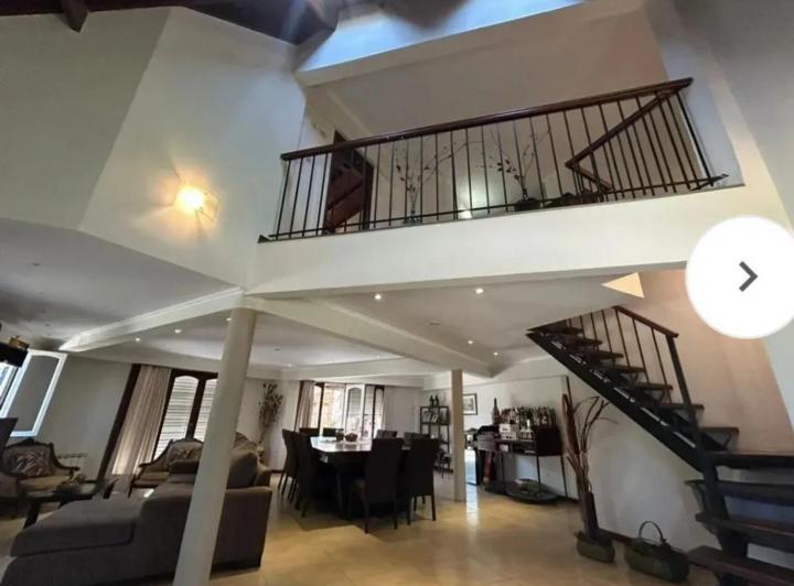 Casa · 270m² · 5 Ambientes