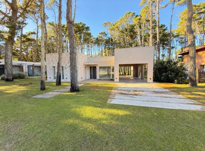 Casa · 168m² · 4 Ambientes · 1 Cochera