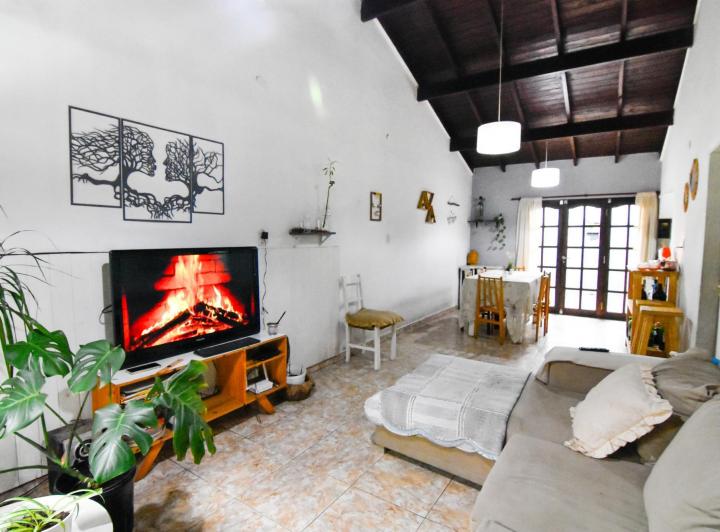 Casa · 77m² · 2 Dormitorios · 1 Cochera