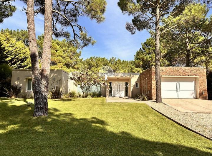 Casa · 417m² · 5 Ambientes · 2 Cocheras