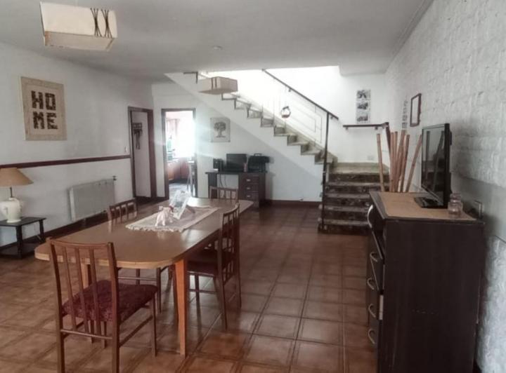 Casa · 190m² · 6 Ambientes · 1 Cochera