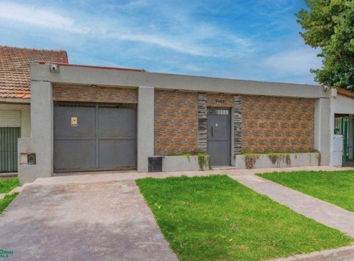 Casa · 186m² · 6 Ambientes · 2 Cocheras