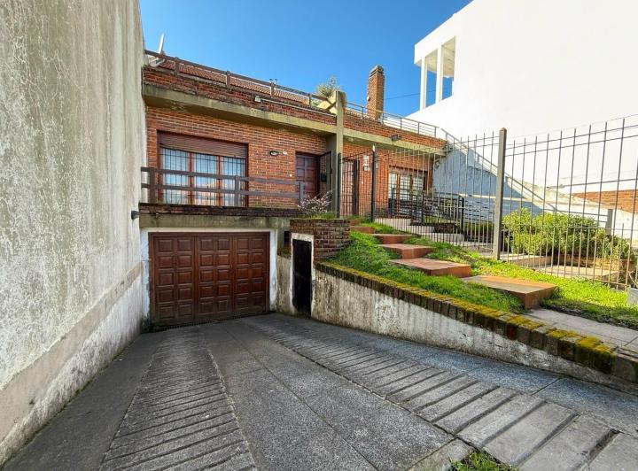 Casa · 125m² · 4 Ambientes · 1 Cochera