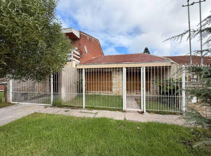 Casa · 173m² · 4 Ambientes · 1 Cochera