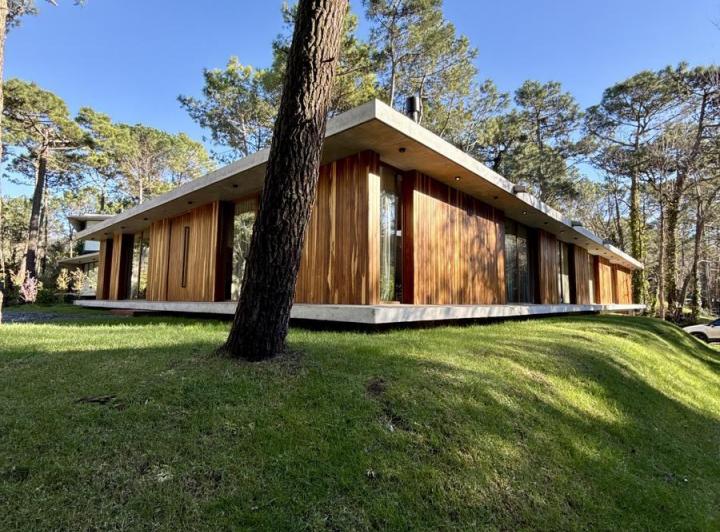Casa · 248m² · 5 Ambientes · 1 Cochera