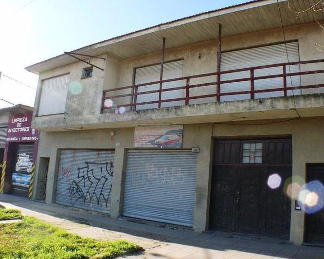 Casa · 242m² · 5 Ambientes · 1 Cochera