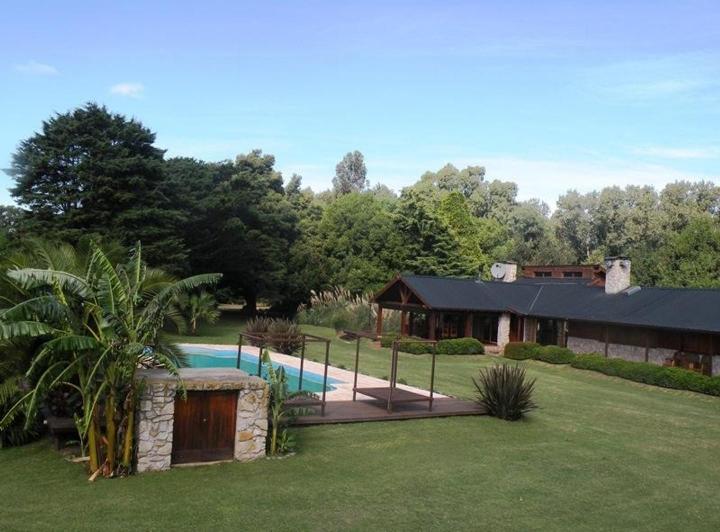Casa · 670m² · 6 Ambientes · 5 Cocheras