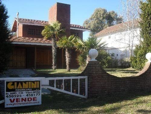 Casa · 177m² · 4 Ambientes · 1 Cochera