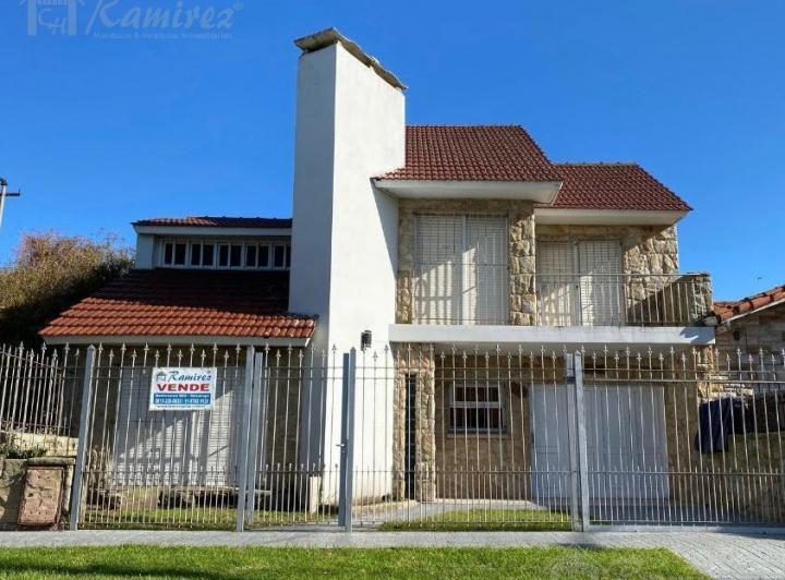 Casa · 184m² · 4 Ambientes · 3 Cocheras
