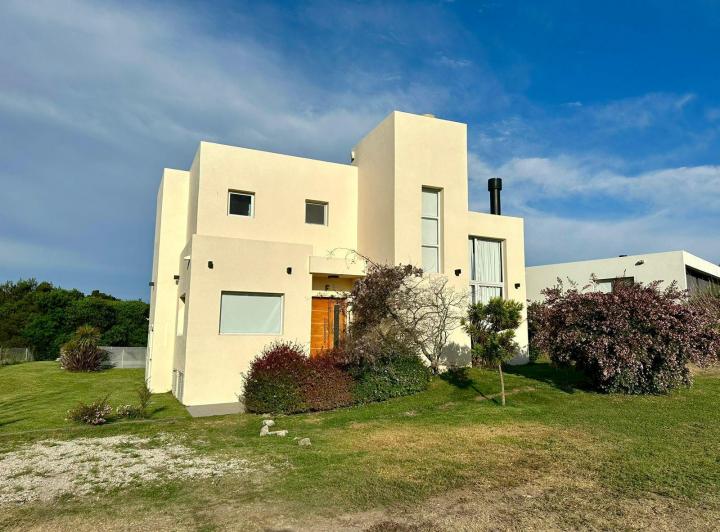 Casa · 128m² · 5 Ambientes