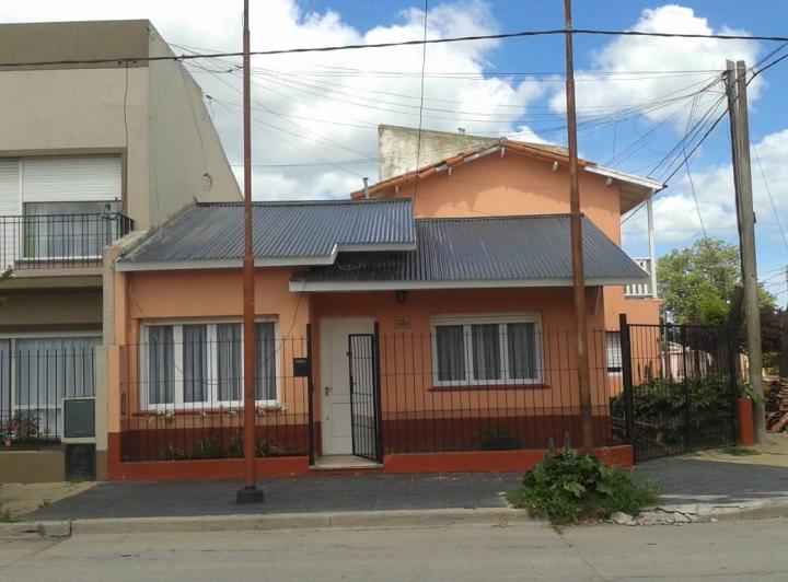 Casa · 100m² · 3 Ambientes · 2 Cocheras