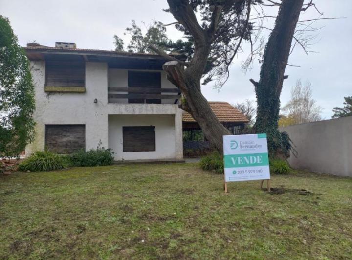 Casa · 150m² · 4 Ambientes · 3 Cocheras