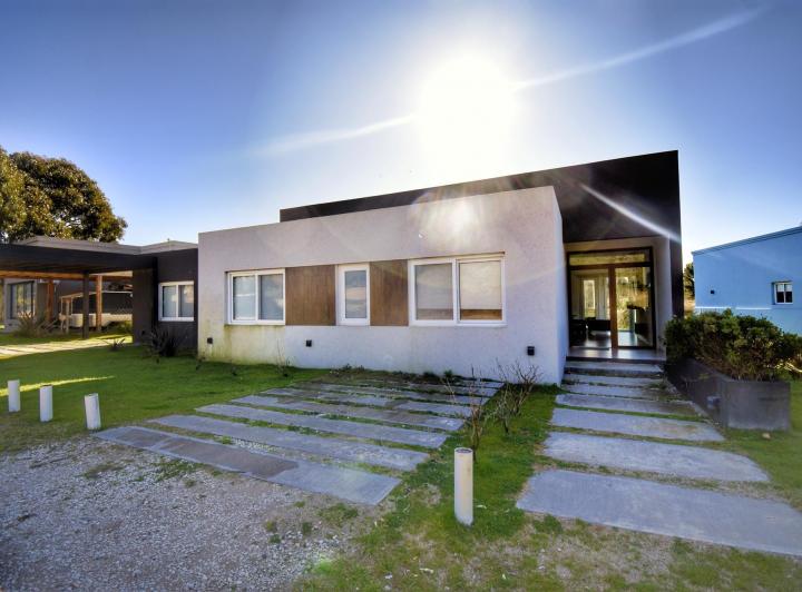 Casa · 330m² · 5 Dormitorios