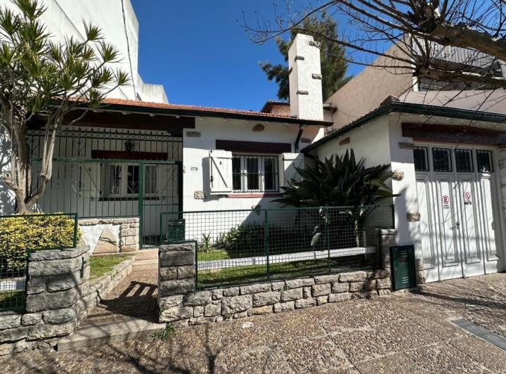 Casa · 160m² · 1 Ambiente · 1 Cochera