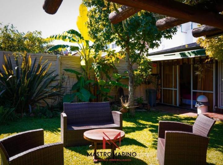 Casa · 166m² · 4 Ambientes · 2 Cocheras