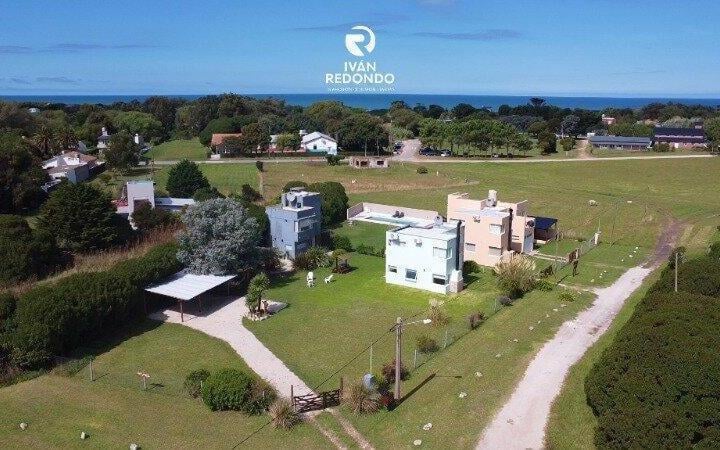 Casa · 120m² · 5 Ambientes · 4 Cocheras