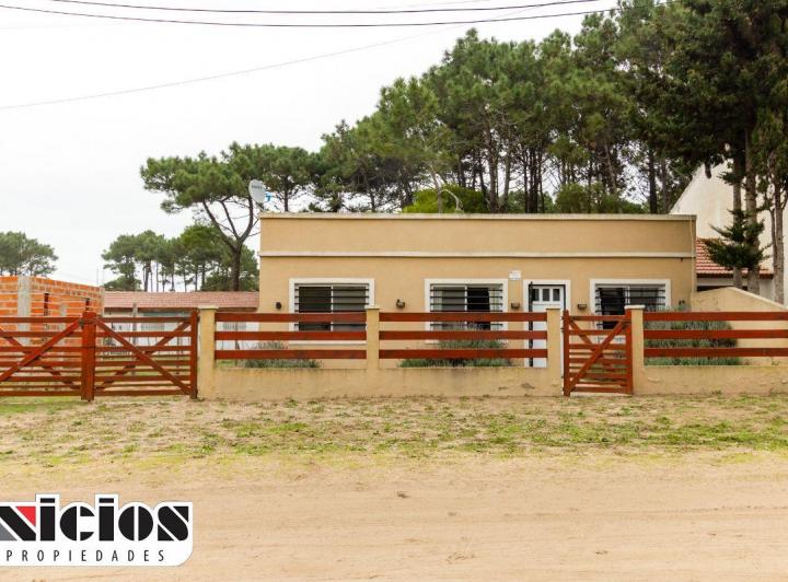 Casa · 1m² · 3 Ambientes