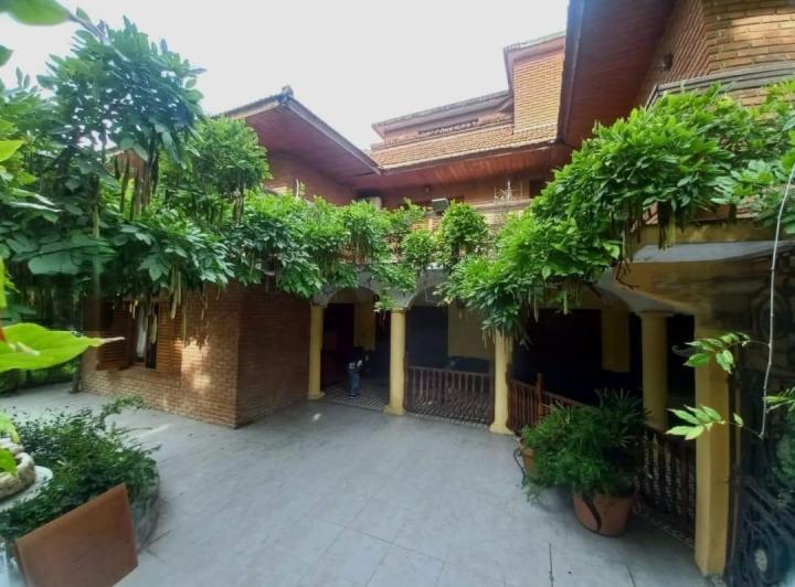 Casa · 231m² · 4 Dormitorios · 1 Cochera