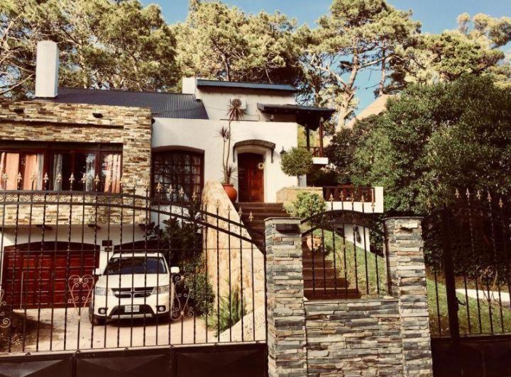 Casa · 20m² · 5 Ambientes · 1 Cochera