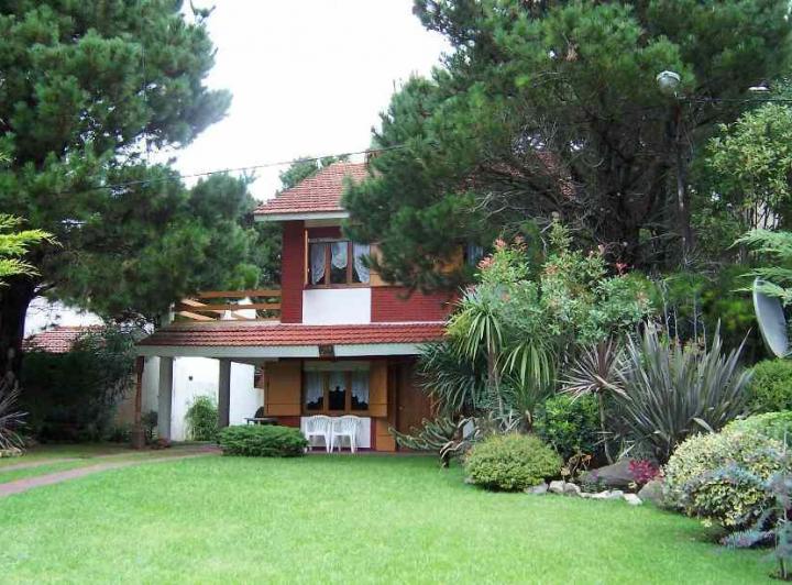 Casa · 138m² · 5 Ambientes · 1 Cochera