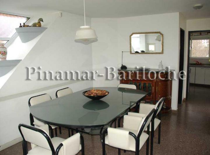 Casa · 1m² · 5 Ambientes · 1 Cochera