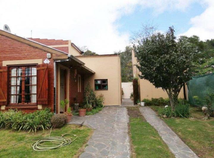 Casa · 122m² · 3 Ambientes · 1 Cochera