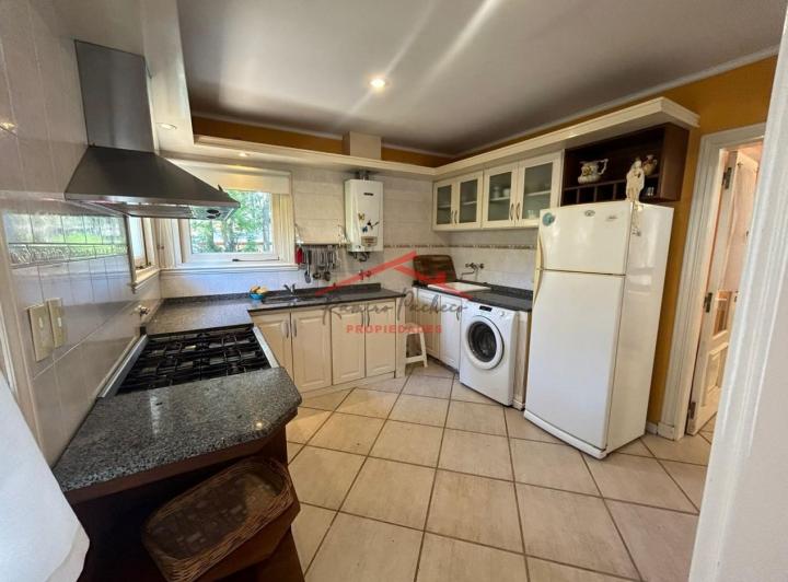 Casa · 200m² · 4 Ambientes · 1 Cochera
