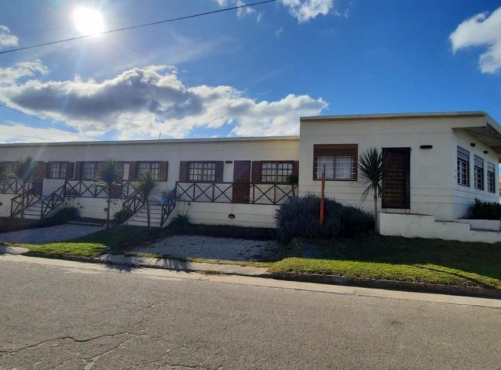 Casa · 210m² · 10 Ambientes