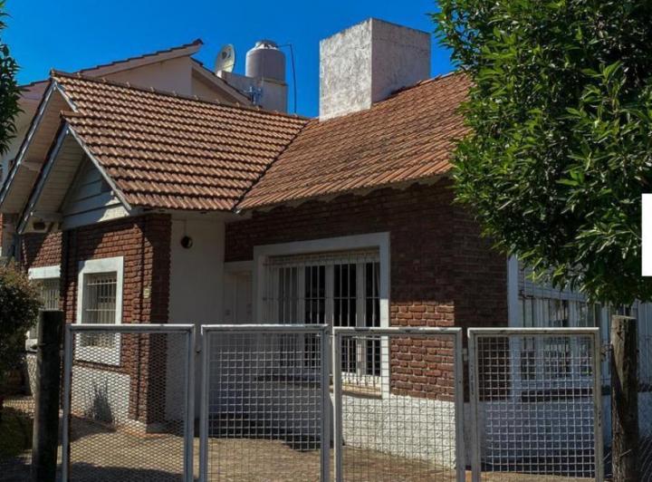 Casa · 68m² · 4 Ambientes · 1 Cochera