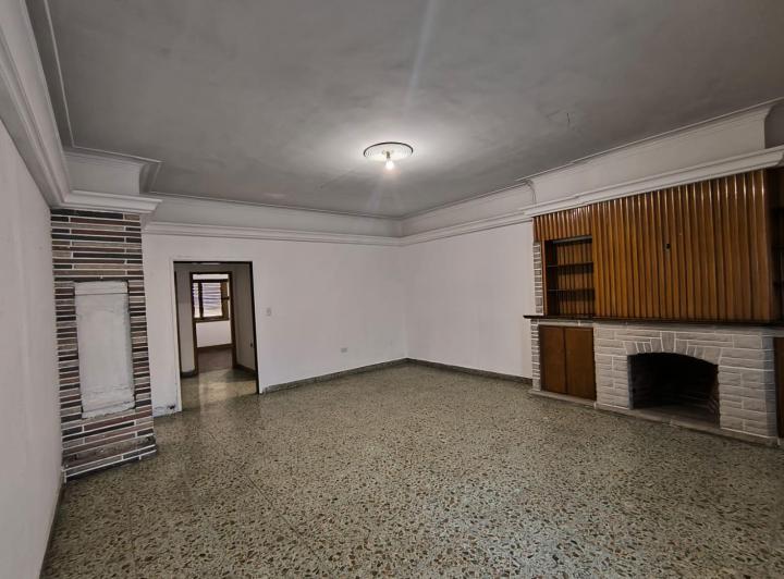 Casa · 183m² · 3 Ambientes · 1 Cochera