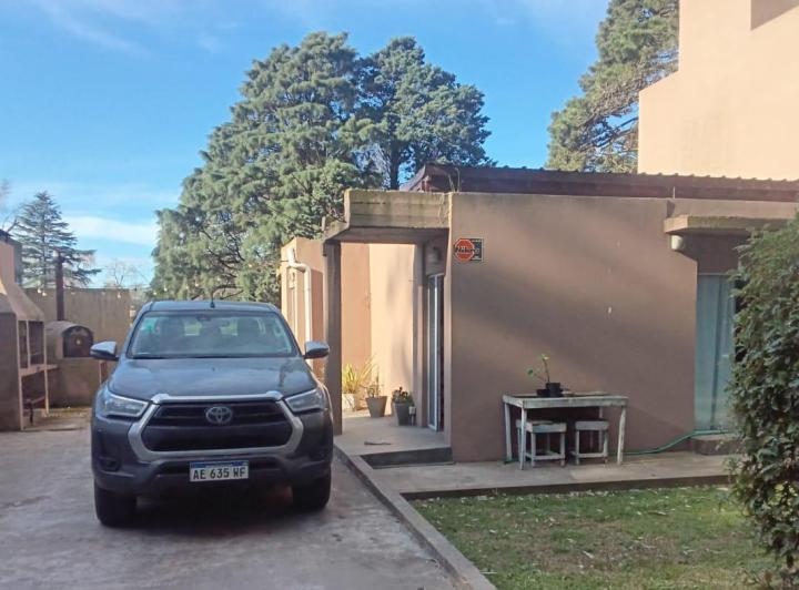 Casa · 180m² · 4 Dormitorios · 2 Cocheras
