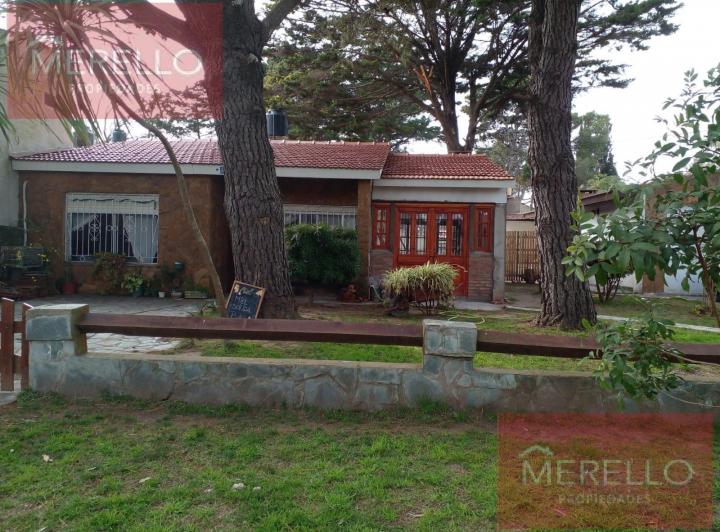 Casa · 100m² · 4 Ambientes · 2 Cocheras