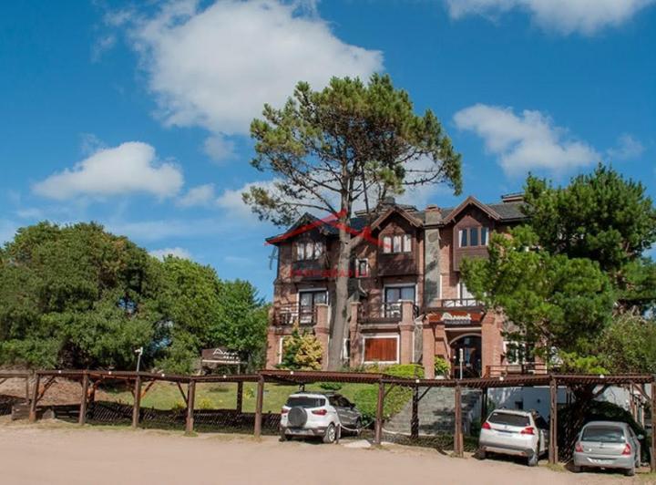 Casa · 800m² · 13 Ambientes
